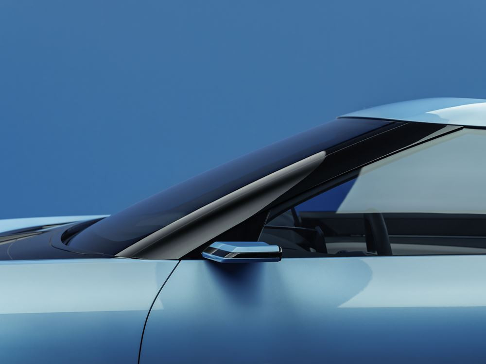 Le concept de roadster électrique Polestar O2 incarne la mobilité électrique à toit ouvert