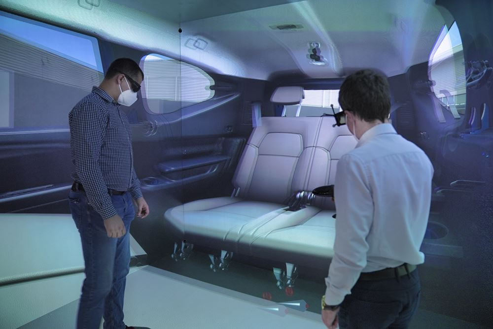 La réalité virtuelle permet de percevoir un véhicule durant sa conception comme dans la réalité