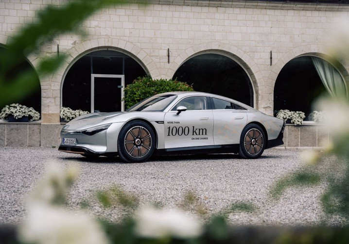 Le prototype Mercedes Vision EQXX parcourt 1 202 km avec une seule charge de batterie