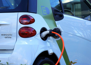 La plupart des conducteurs de véhicules électriques rechargent leurs voitures à domicile