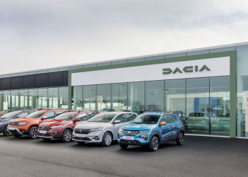 Le réseau Dacia adopte une nouvelle identité visuelle extérieure typée outdoor