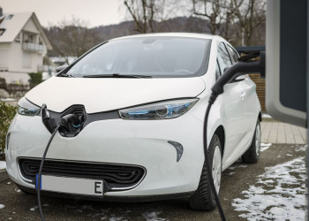 Le coût complet d'un véhicule électrique de 40 kWh rechargé à domicile est inférieur au thermique