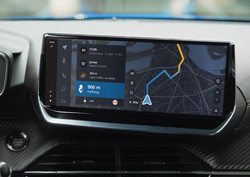 Le système TomTom Navigation for Automotive fonctionne en ligne et hors connexion