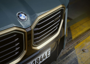 La BMW XM embarque un moteur V8 conjugué à un bloc électrique pour une puissance de 653 ch