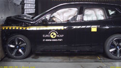 La BMW iX électrique obtient cinq étoiles aux crash-tests Euro NCAP