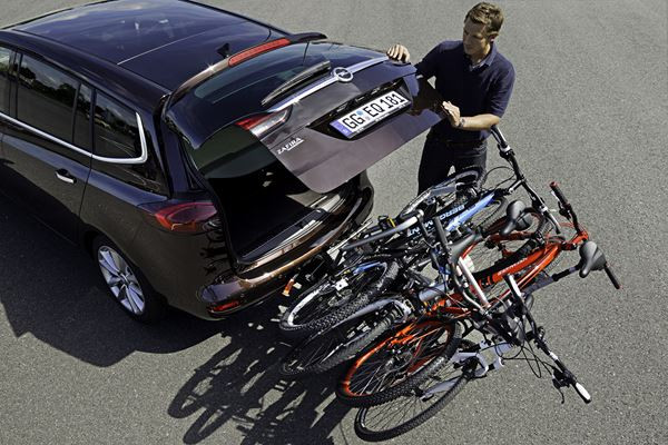 Le système de porte-vélo Opel FlexFix embarque jusqu'à quatre bicyclettes