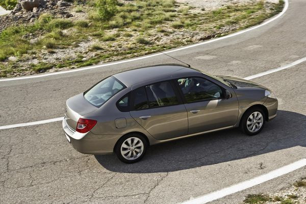 La nouvelle Renault Symbol remporte le prix « Autobest 2009 »