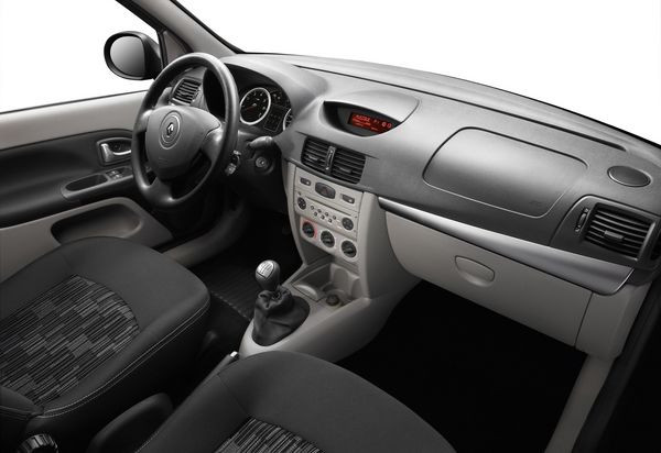 La nouvelle Renault Symbol remporte le prix « Autobest 2009 »