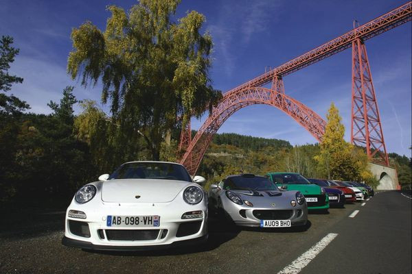 La Porsche 911 GT3 élue « Sportive de l’année 2009 » par le magazine Echappement