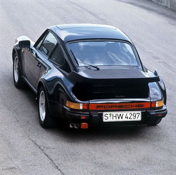 La Porsche 911 célèbre ses 50 ans