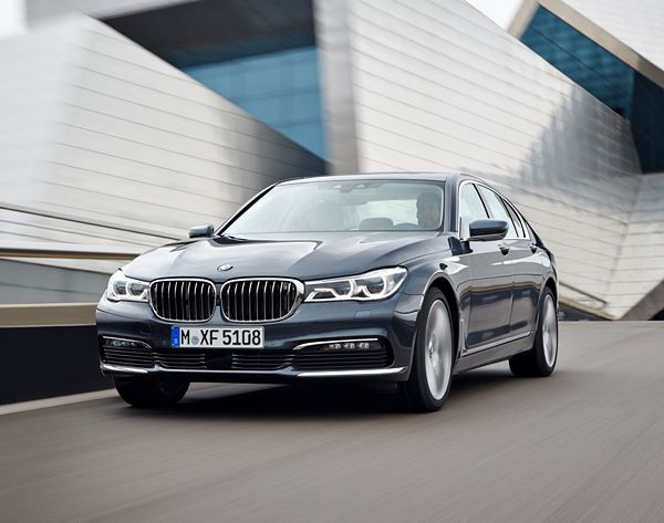 L'une de ces sept voitures sera élue « Voiture de l’Année 2016 »