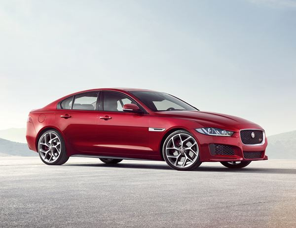 L'une de ces sept voitures sera élue « Voiture de l’Année 2016 »