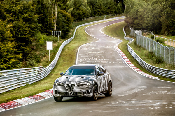 Alfa Romeo Stelvio Quadrifoglio: le SUV le plus rapide sur le Nürburgring