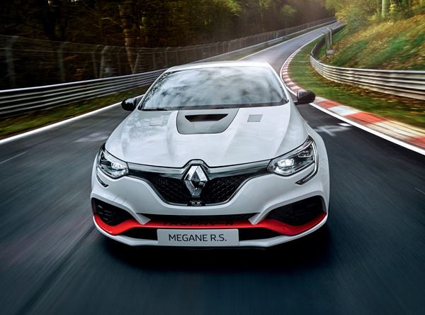La Renault Mégane R.S. Trophy-R établit un record sur les 20 600 km de la Nordschleife
