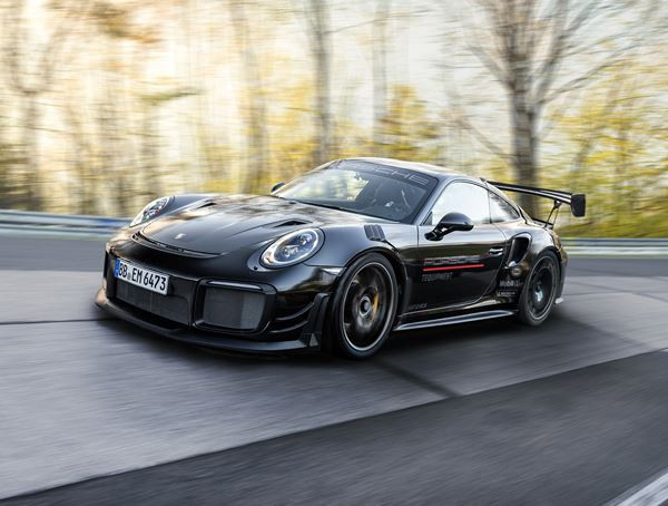 La Porsche 911 GT2 RS kit Performance Manthey boucle les 20,8 km en 6:43,300 min