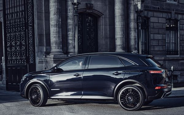 La DS 7 Crossback blindée et allongée entre à l’Élysée