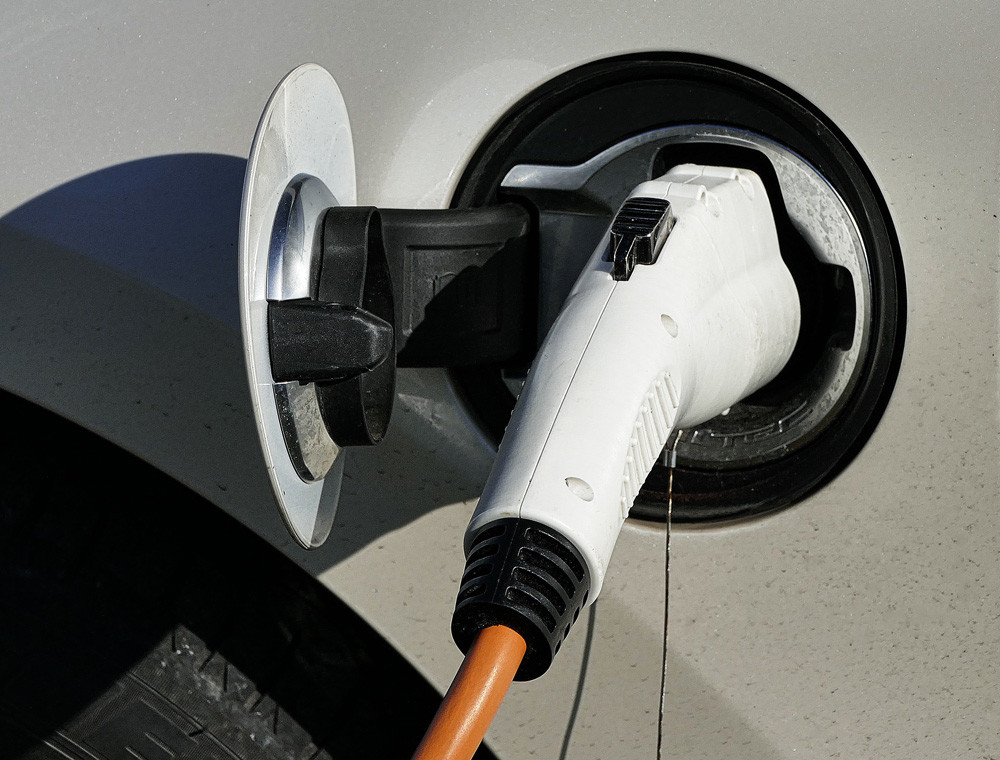 L'autonomie, le prix, la recharge et le recyclage des batteries freinent la mobilité électrique