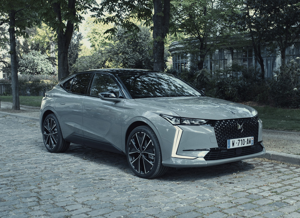 La DS 4 désignée « Plus Belle Voiture de l’Année - FAI 2022 »