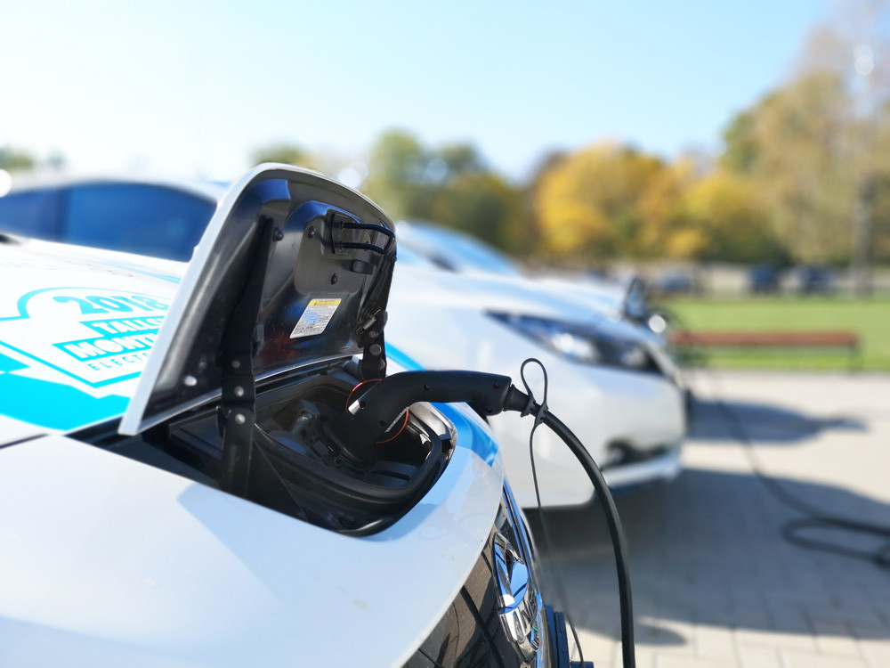 Près de la moitié des possesseurs de véhicules thermiques prêts à passer à l'électrique