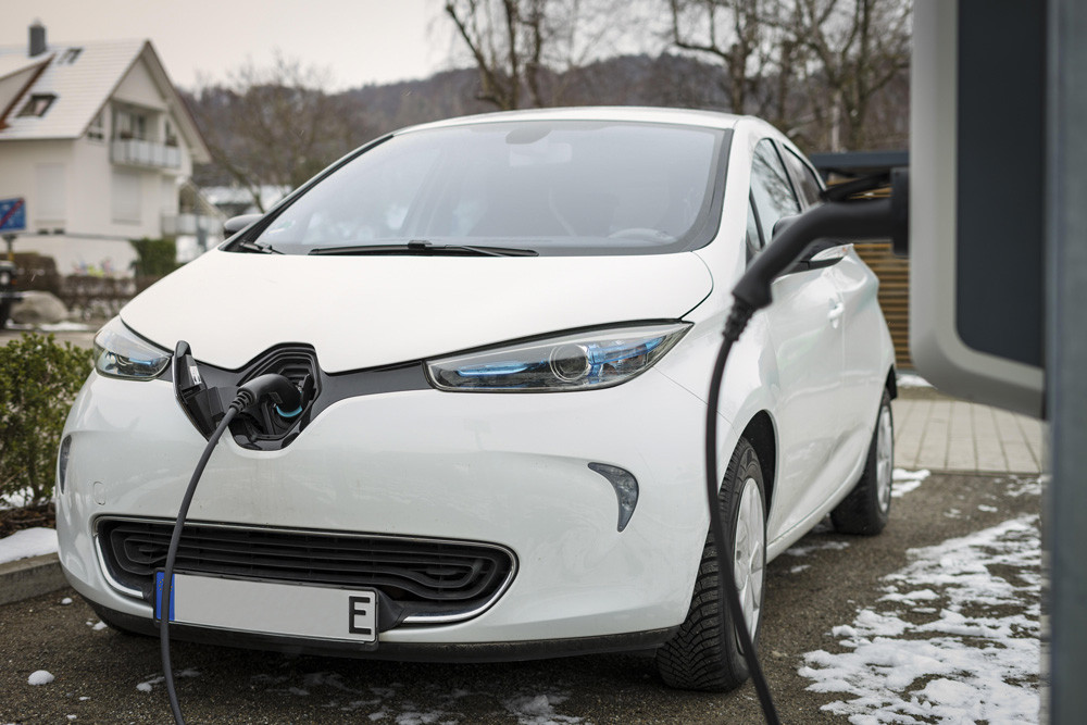 Près d'un conducteur de véhicule électrifié sur deux ignore les pneus spécifiques aux véhicules électriques