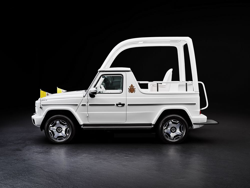 Le pape François voyagera dans une « papamobile » électrique Mercedes-Benz lors du Jubilé de 2025