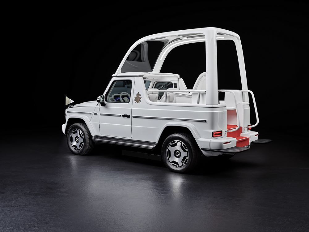 Le pape François voyagera dans une « papamobile » électrique Mercedes-Benz lors du Jubilé de 2025