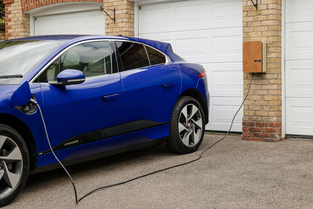 Moins d'un Français sur quatre pense que les infrastructures de recharge permettent une conduite électrique