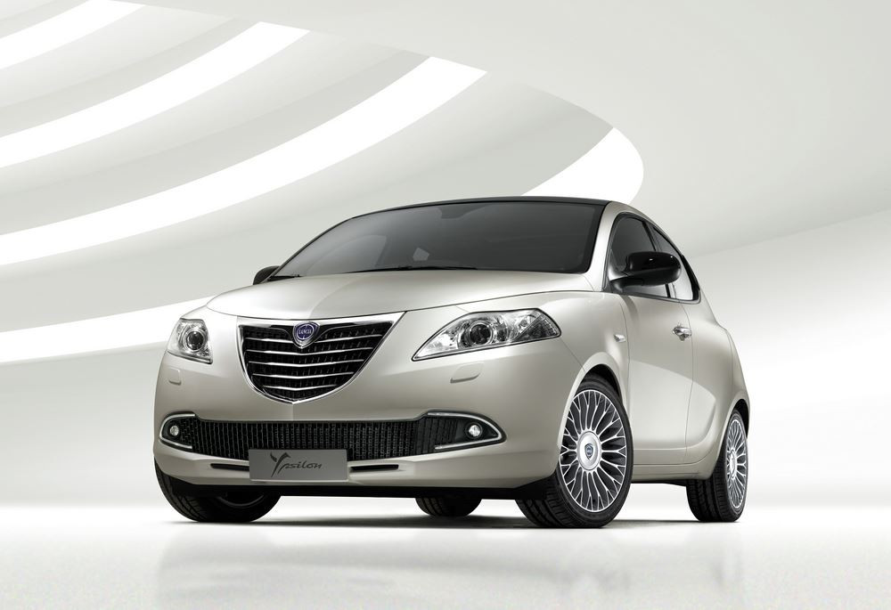 La citadine au design non conventionnel Lancia Ypsilon incarne un art de vivre à l'italienne