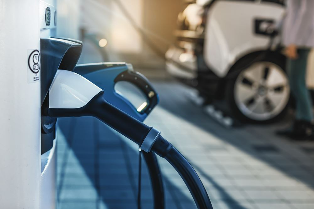 L'adhésion des Français au véhicule électrique est au ralenti