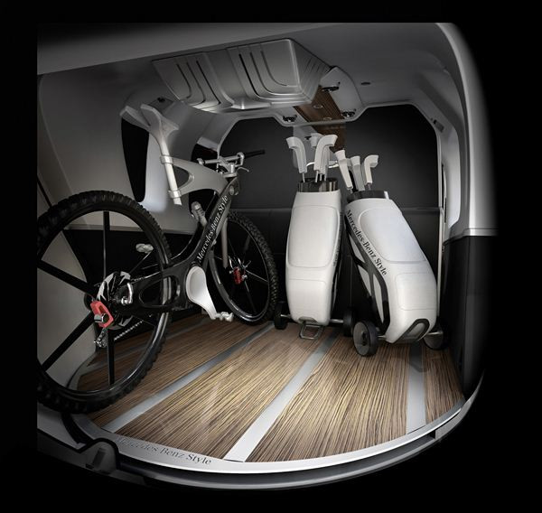 Les designers Mercedes-Benz Style aménagent l'intérieur de la cabine de l'hélicoptère EC145