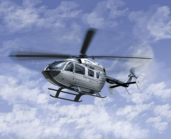 Les designers Mercedes-Benz Style aménagent l'intérieur de la cabine de l'hélicoptère EC145
