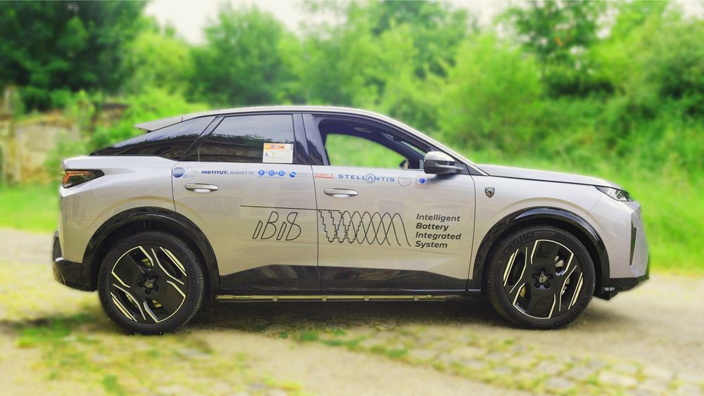Le système « Intelligent Battery Integrated System » permet de supprimer le chargeur et l'onduleur