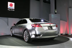 Première Mondiale au salon de New-York pour le concept Suzuki Kizashi 3
