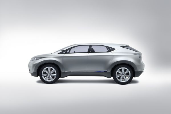 Lexus présente un concept-car hybride à la ligne puissante