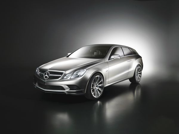 Mercedes présente le concept car Fascination