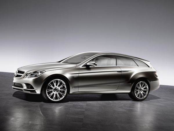 Mercedes présente le concept car Fascination