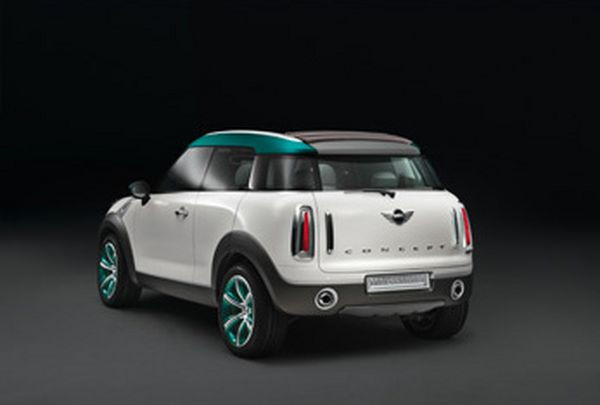 MINI présente le concept Crossover annonciateur de la MINI 4x4
