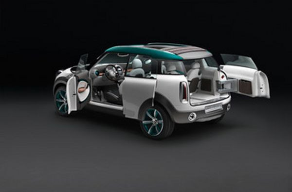 MINI présente le concept Crossover annonciateur de la MINI 4x4