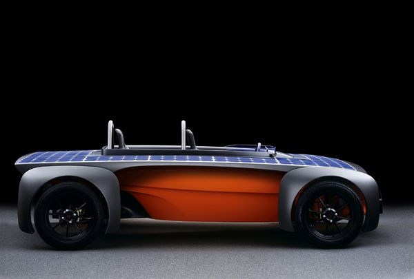 Venturi présente un véhicule hybride électro solaire