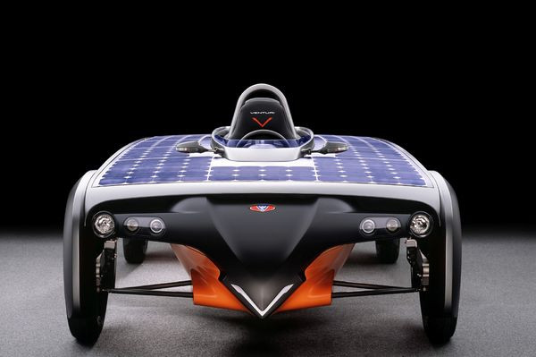 Venturi présente un véhicule hybride électro solaire