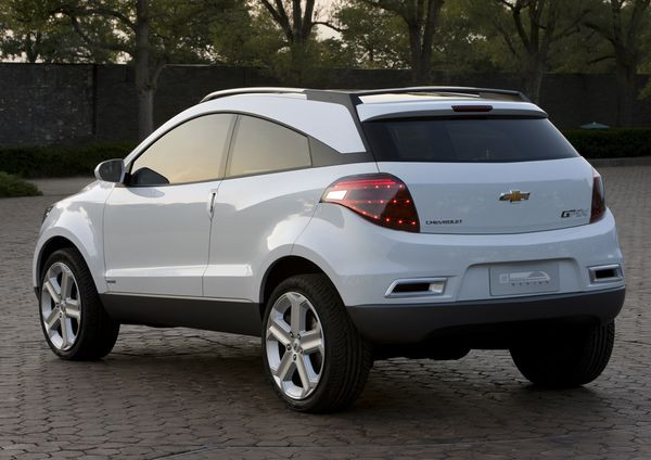 Chevrolet présente le GPiX Crossover Coupé Concept