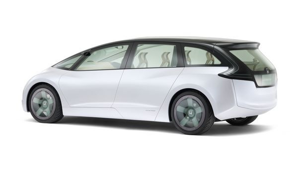 Retour sur le concept de monospace hybride Honda Skydeck