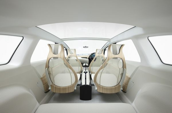 Retour sur le concept de monospace hybride Honda Skydeck