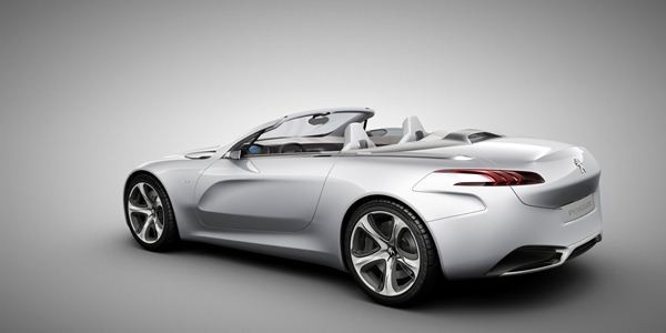 Peugeot présente son nouveau concept SR1