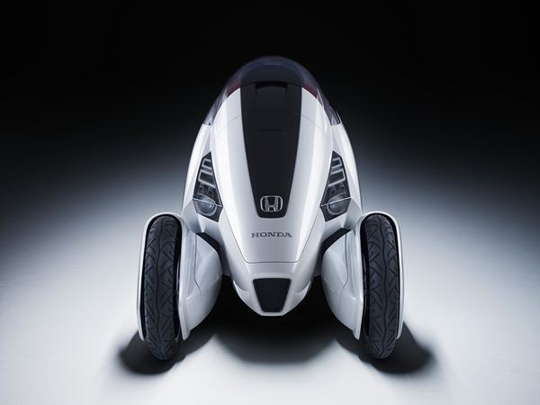 Honda présente un concept de véhicule électrique à trois roues