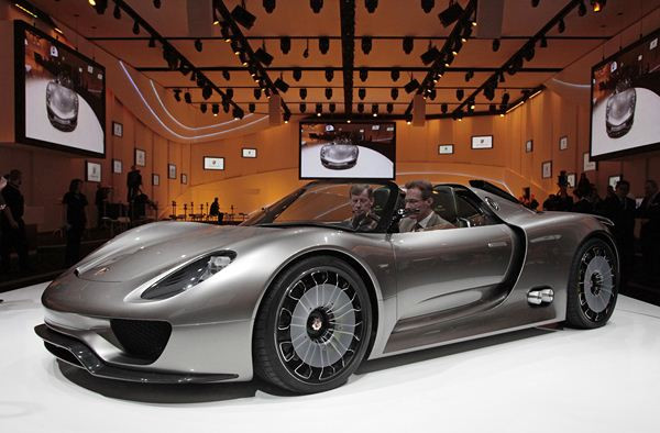 Porsche présente en première mondiale le concept Porsche 918 Spyder