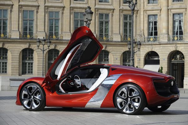 Le concept-car Renault DeZir électrise le Mondial