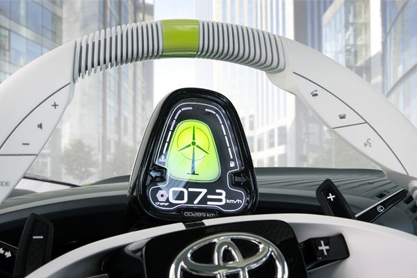 Toyota présente son concept de citadine hybride FT-CH à Paris