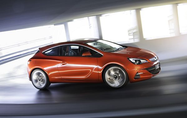 Le show car Opel GTC Paris affiche ses ambitions sportives au Mondial