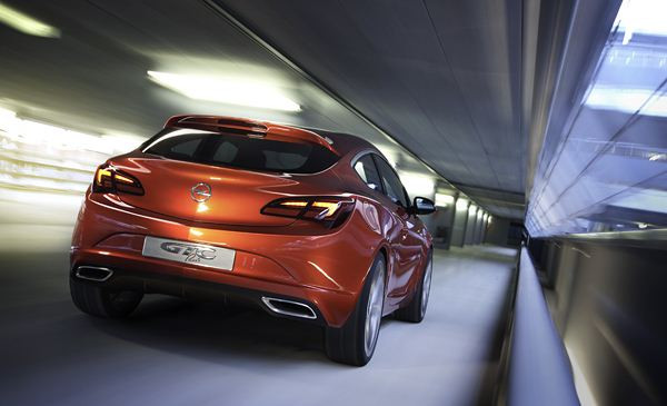 Le show car Opel GTC Paris affiche ses ambitions sportives au Mondial